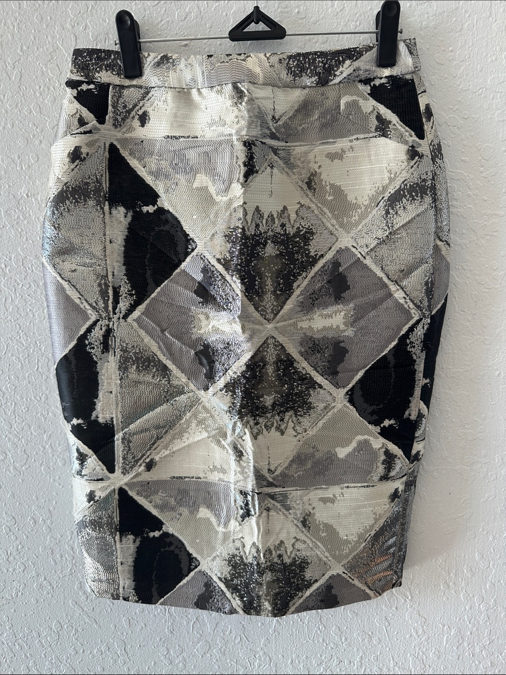 Women’s Abstract Geo Pencil Skirt in Black, Gray & White